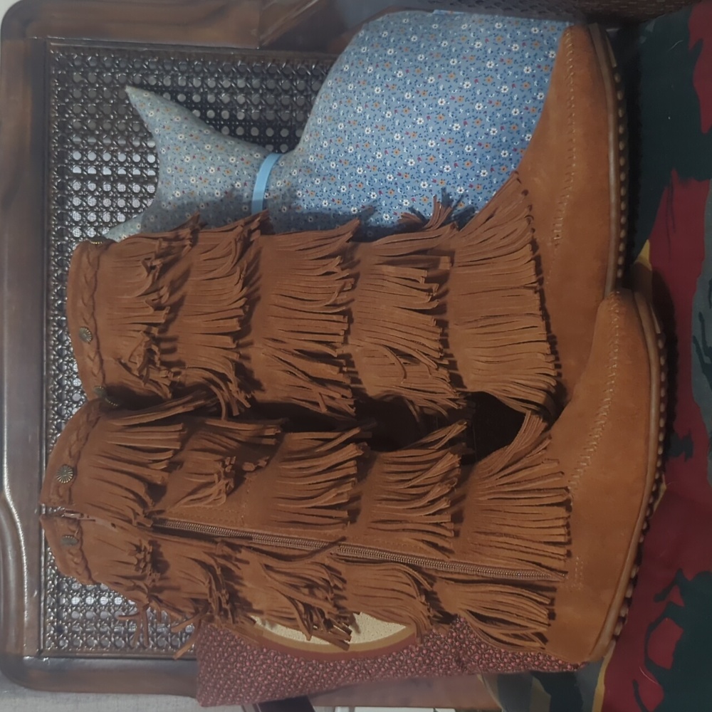Minnetonka Brown 5-layer Fringe Boots